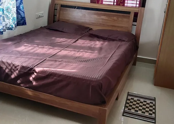 "Ambi'S Stay " With Two Individual Homes 1St Deluxe Home & 2Nd Studio With Balcony Both Has Two Guests Accommodation And Can Be Booked Individually As Per Requirement