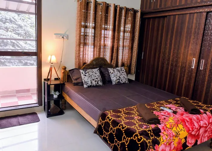 Aura Attic Residency