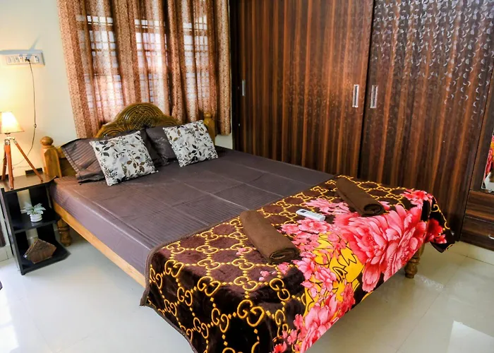 Aura Attic Residency